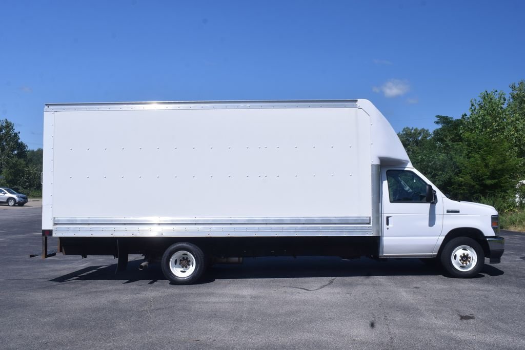 Used 2022 Oxford White Ford Base image 15