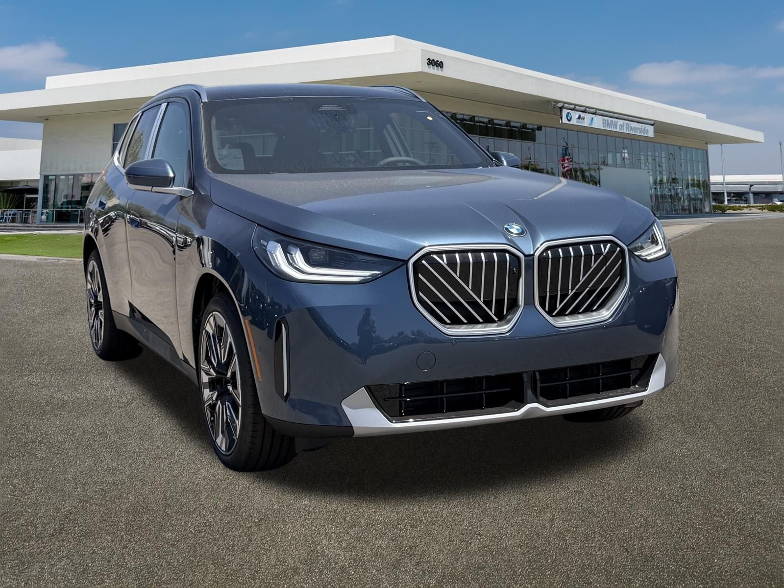 New 2026 Arctic Race Blue metallic BMW 30 xDrive image 2