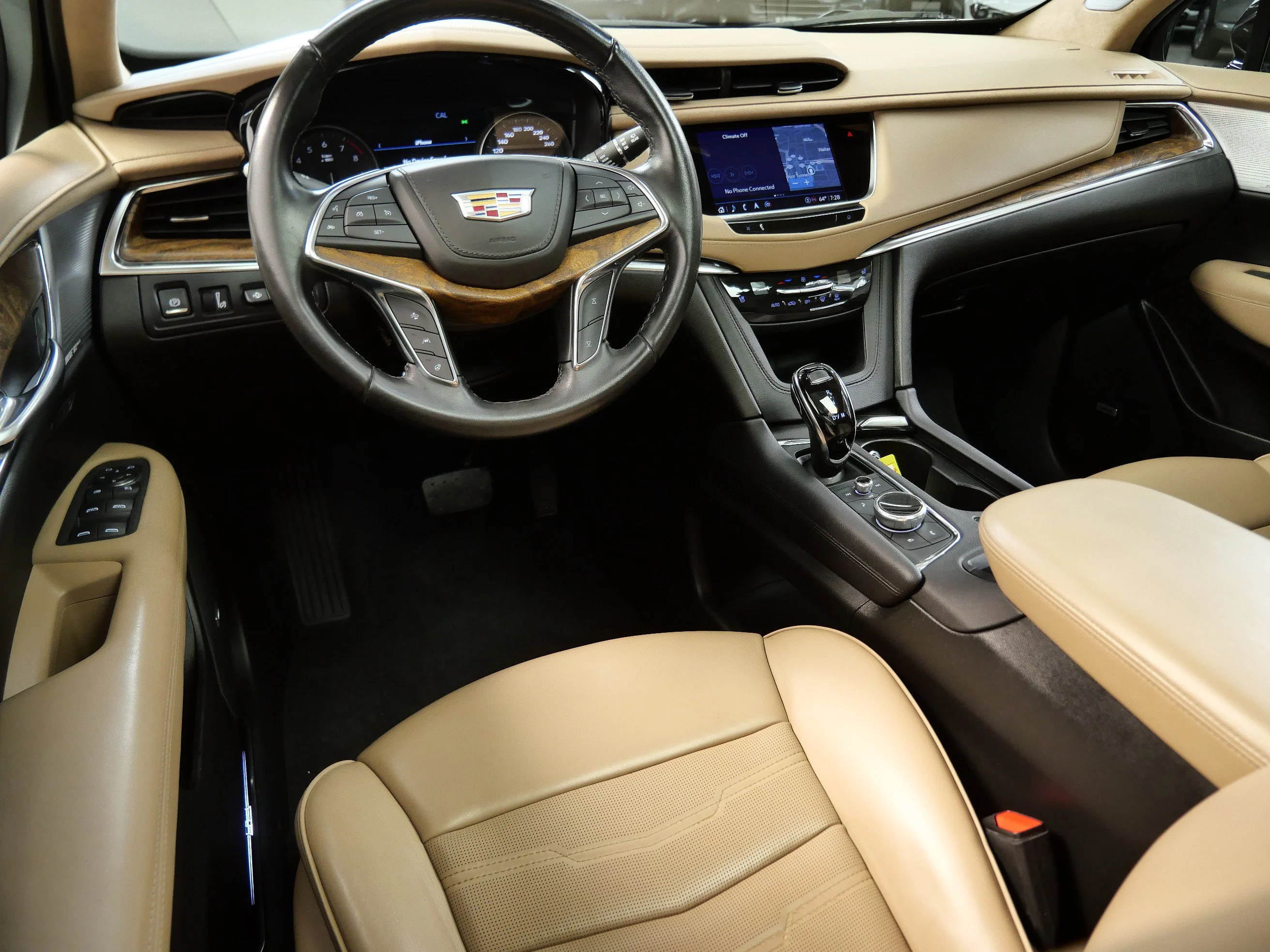 Used 2022 Cadillac XT5 Premium Luxury with VIN 1GYKNFRSXNZ117924 for sale in Minnetonka, Minnesota