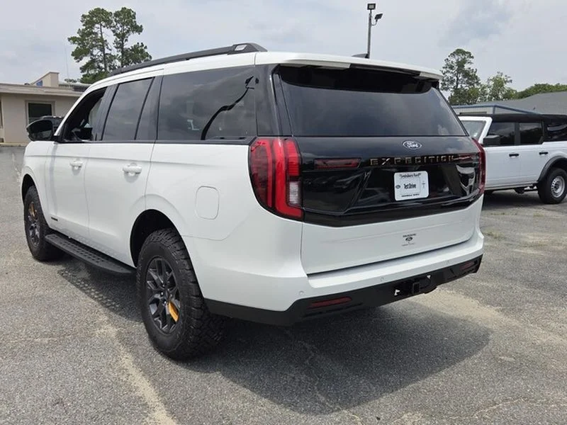 New 2026 Star White Metallic Tri-Coat Ford Tremor® image 11