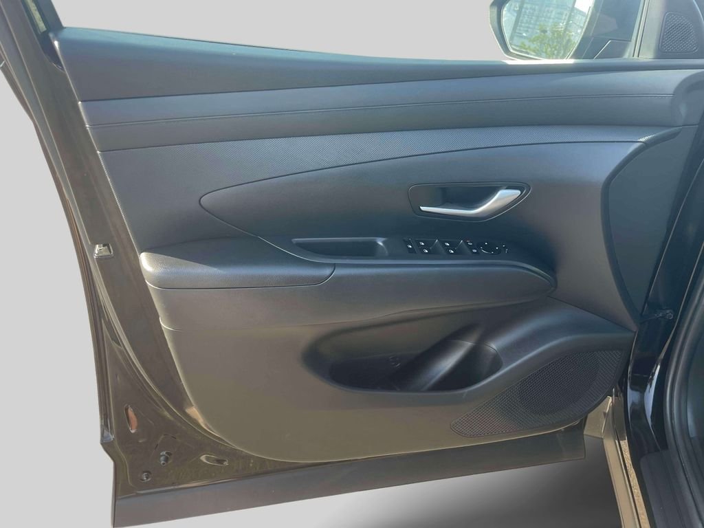 Used 2025 Black Hyundai SE image 16