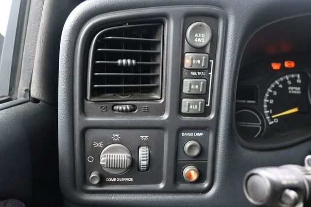 Used 2000  GMC SLE image 20