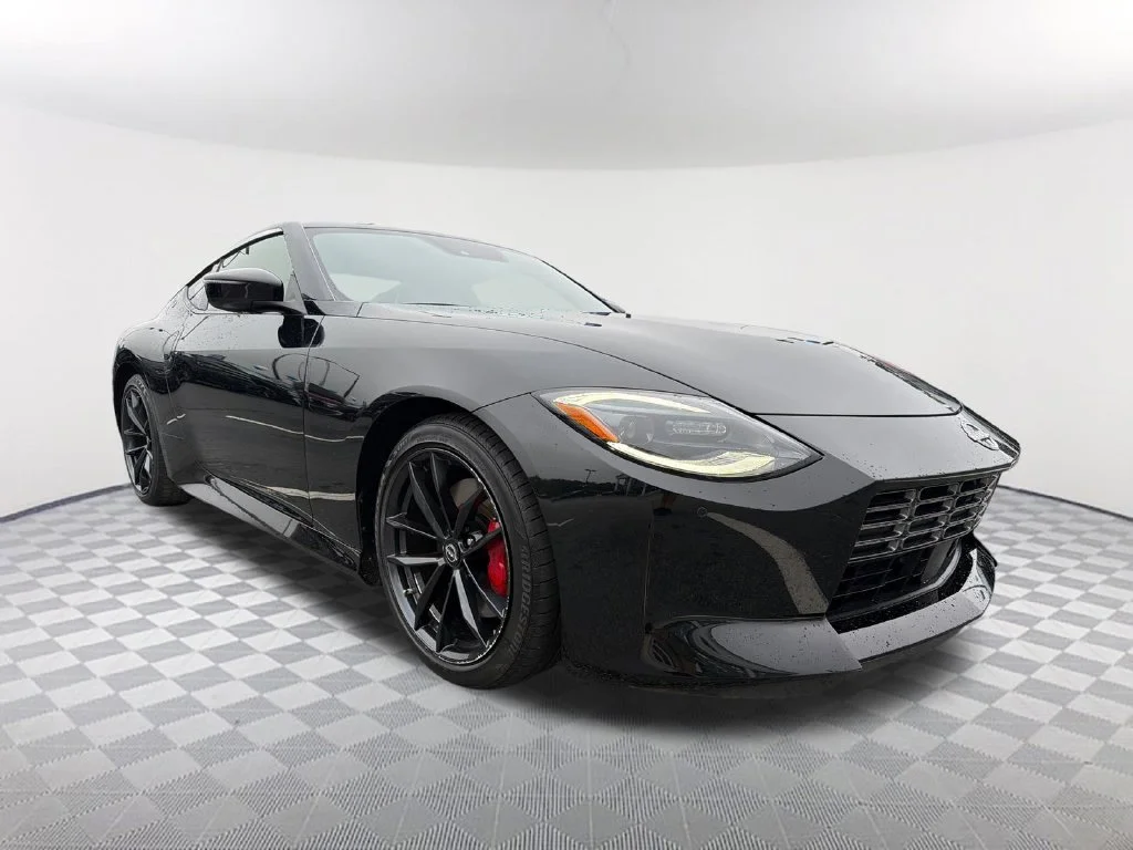 Used 2025 Black Nissan Performance image 3