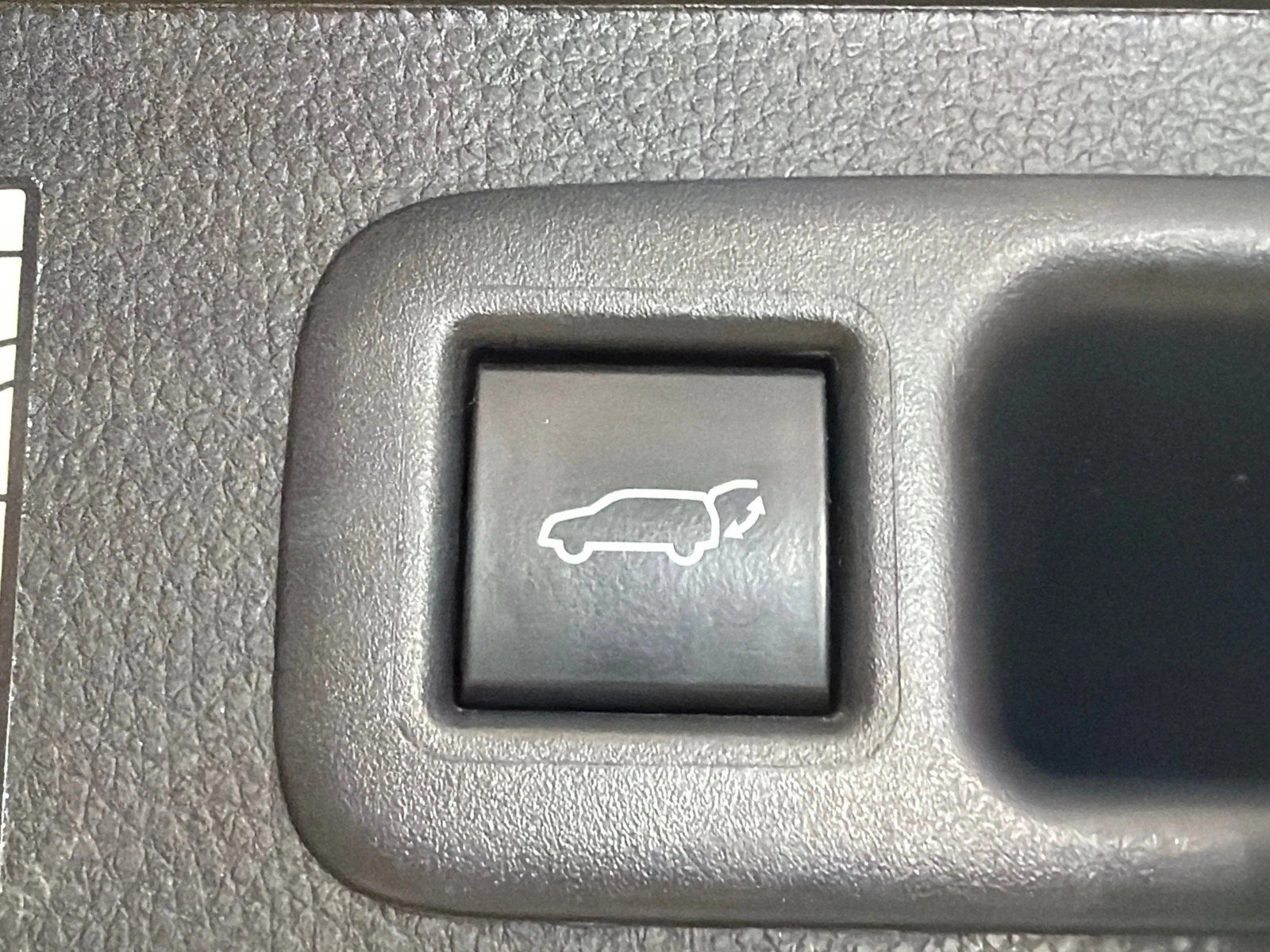 Used 2024 Wind Chill Pearl Toyota Platinum image 21