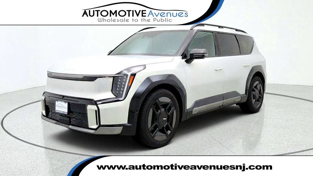 Used 2024 Ivory Silver Kia GT-Line AWD image 1