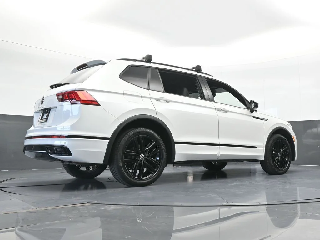 Used 2022 Oryx White Pearl Volkswagen 2.0T SE R-Line Black image 57