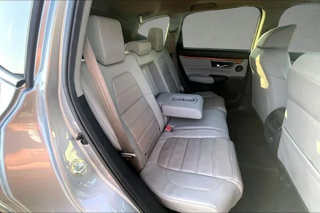 Used 2017 Silver Honda EX-L image 23