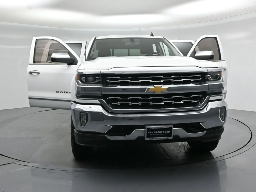 Used 2018 White Chevrolet LTZ image 28