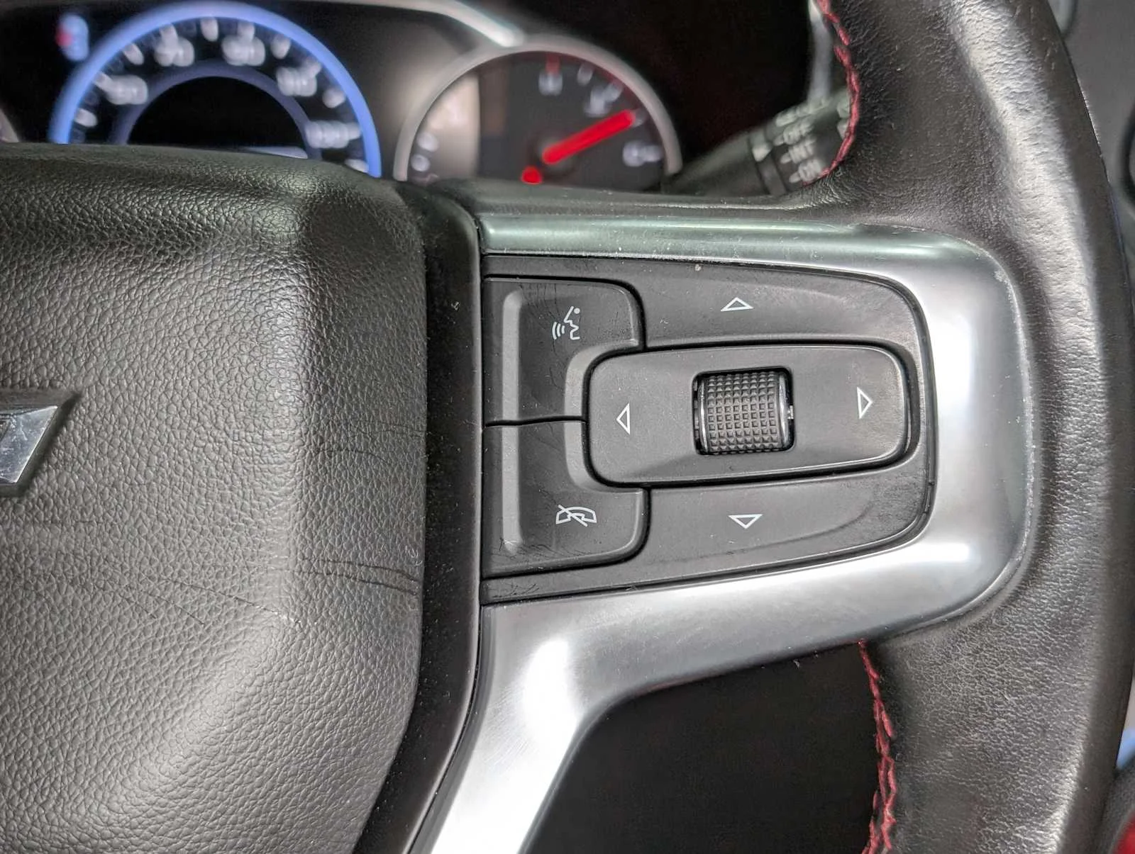 Used 2019 Cajun Red Tintcoat Chevrolet RS image 35
