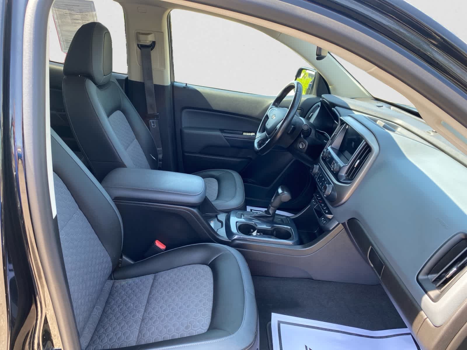 Used 2019 BLACK Chevrolet 4WD Z71 image 21