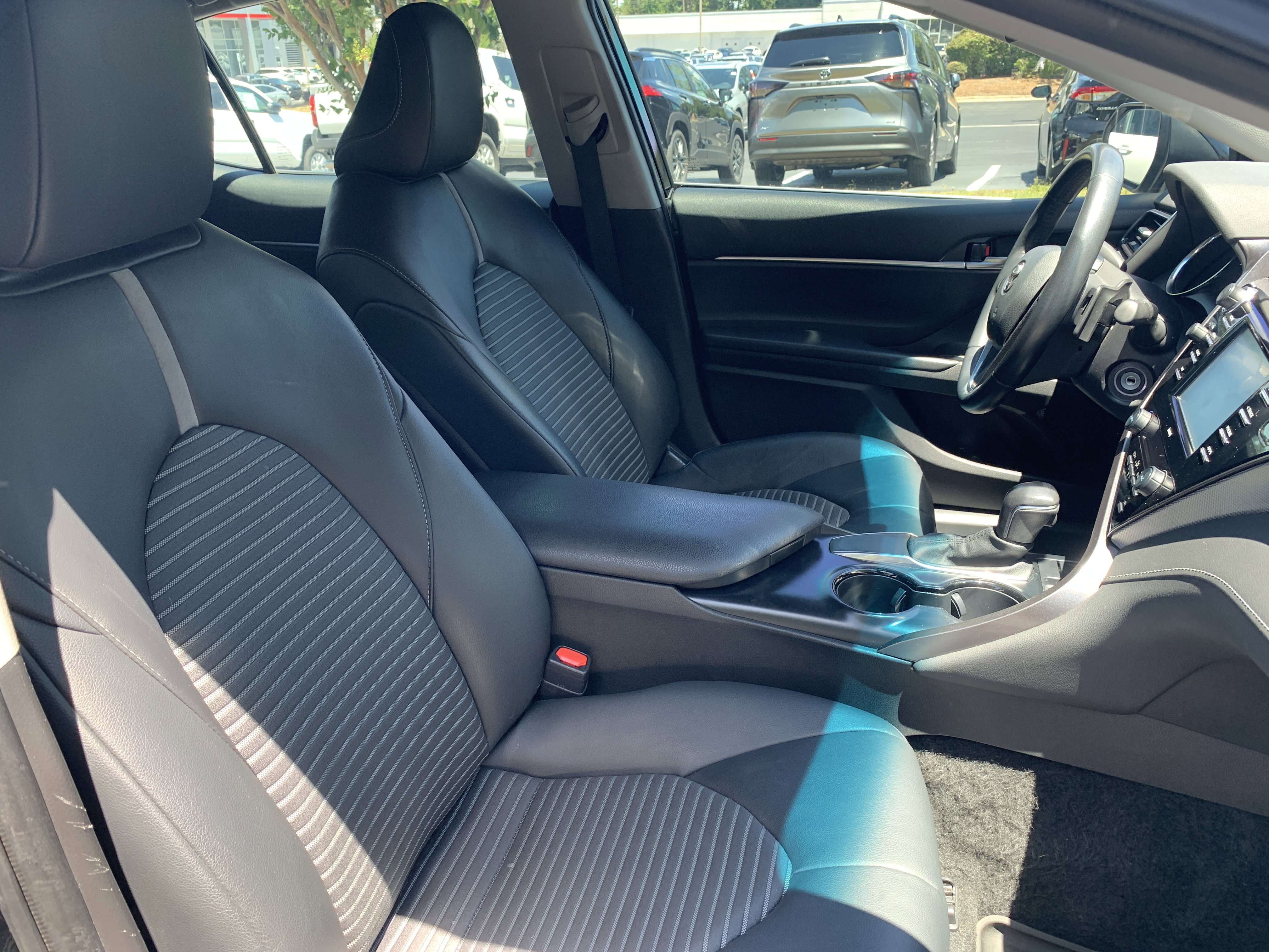 Used 2020 Midnight Black Metallic Toyota SE image 18