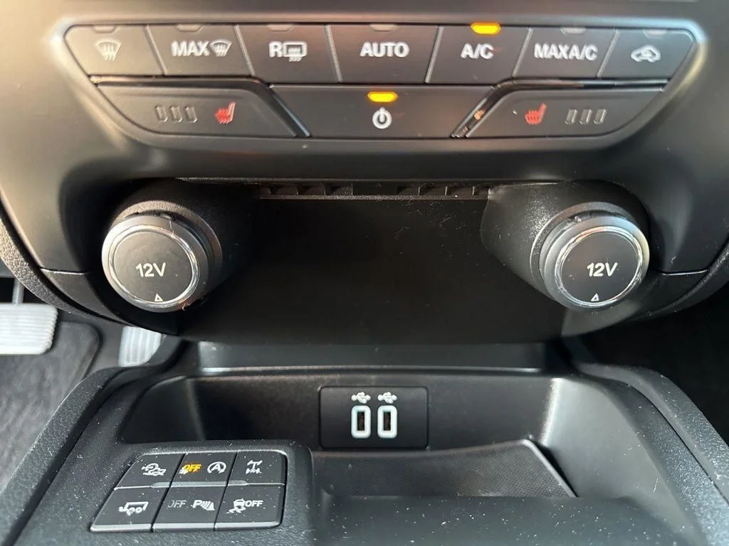 Used 2019 White Ford Lariat image 42