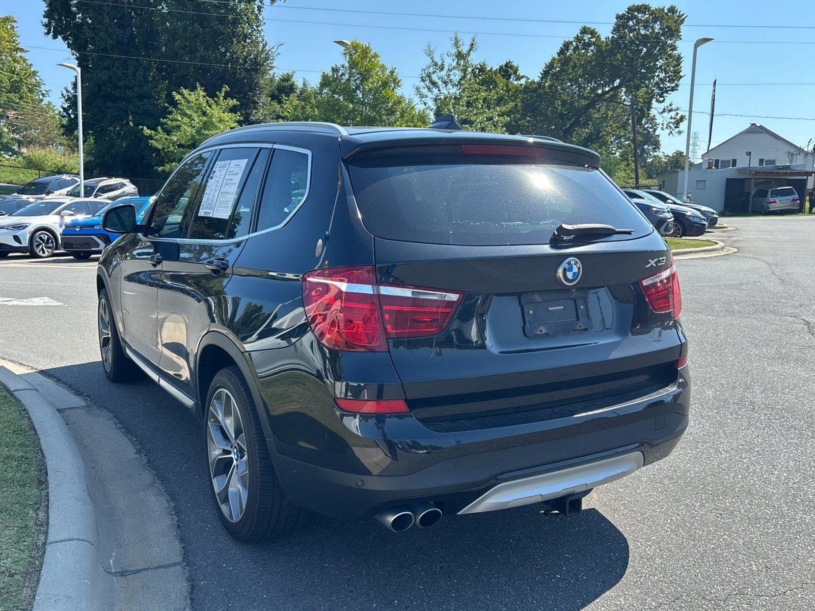 Used 2017 Black Sapphire Metallic BMW xDrive28i image 3