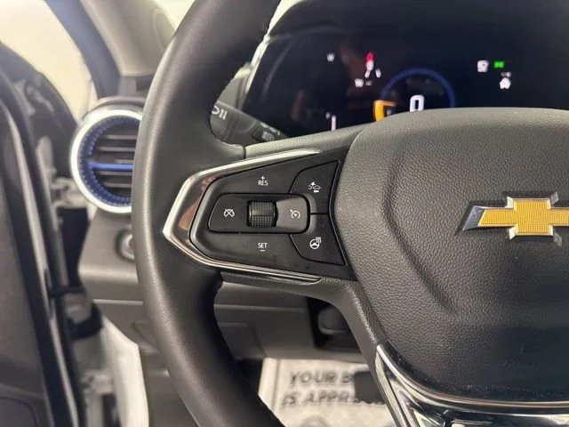 Used 2025 Summit White Chevrolet LT image 29