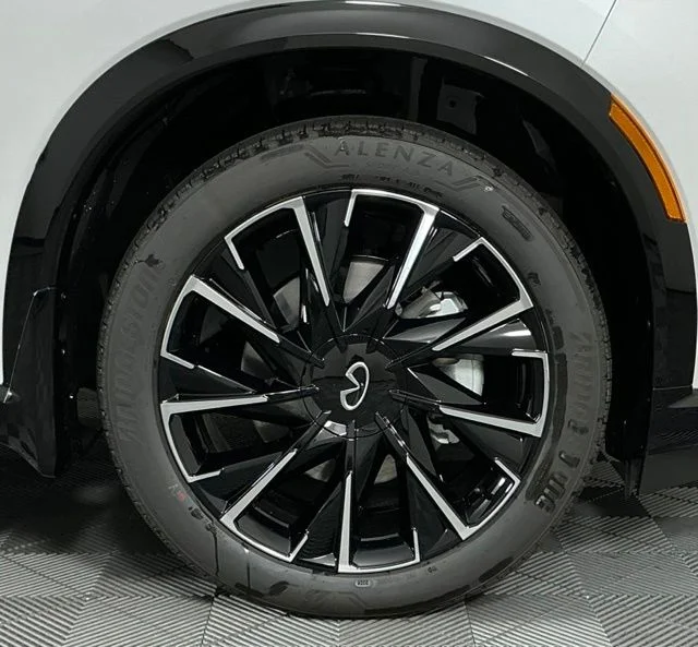 New 2027 White / Black INFINITI AUTOGRAPH image 7