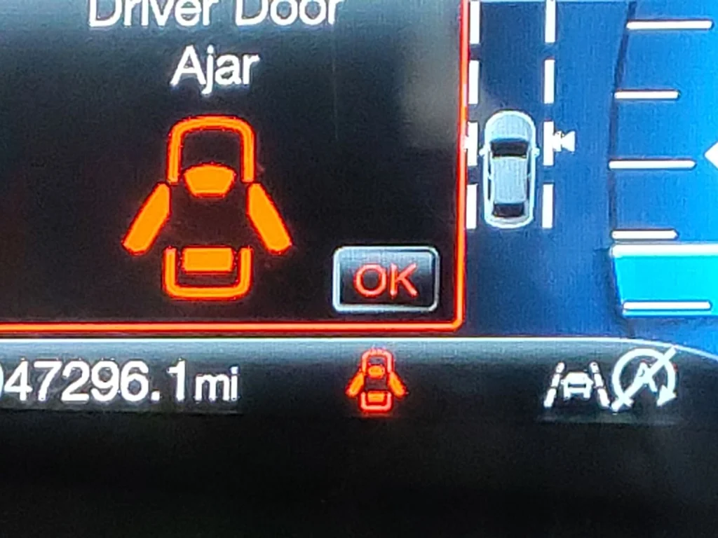 Used 2024 Atlas Blue Metallic Ford SEL image 10