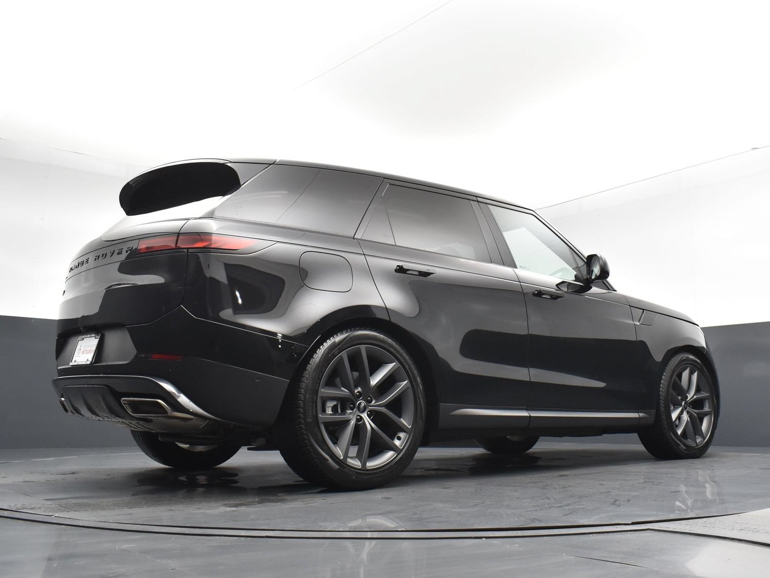 Used 2024 Black Land Rover SE image 23