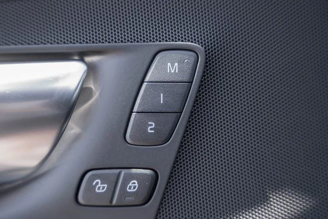2026 Volvo XC60 Plus - Photo 35