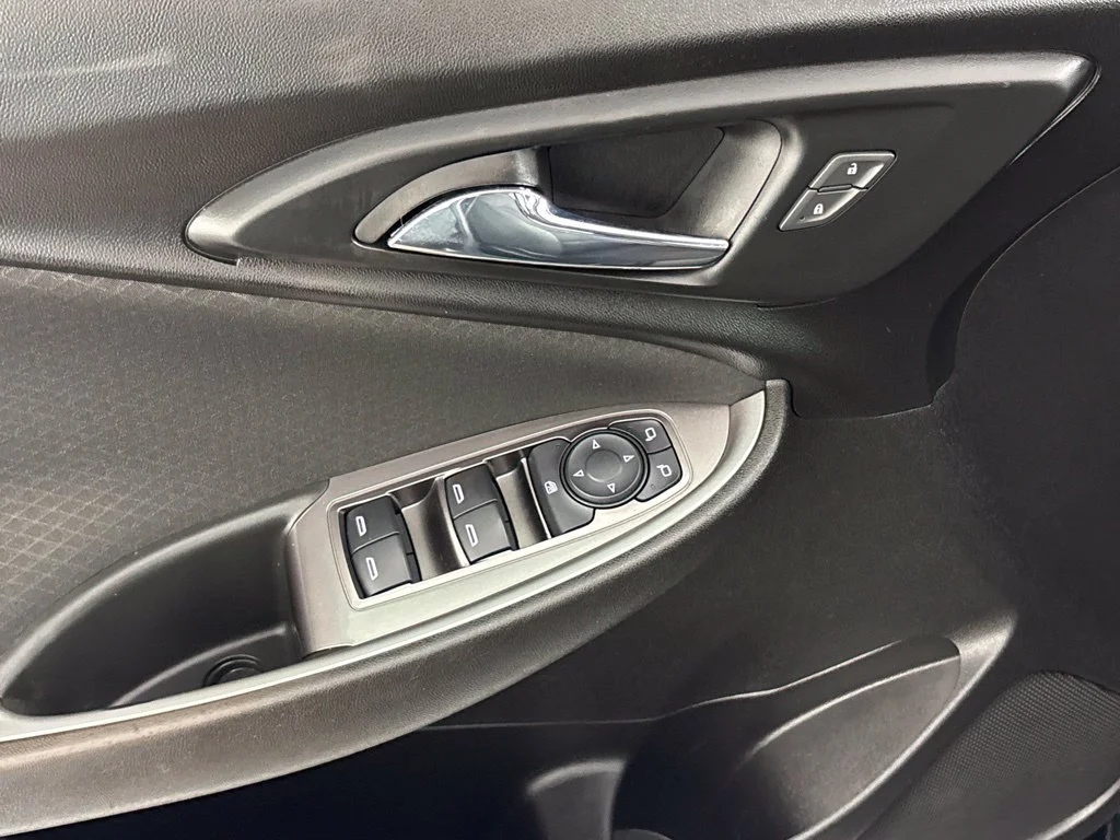 Used 2022 Black Chevrolet LS image 19
