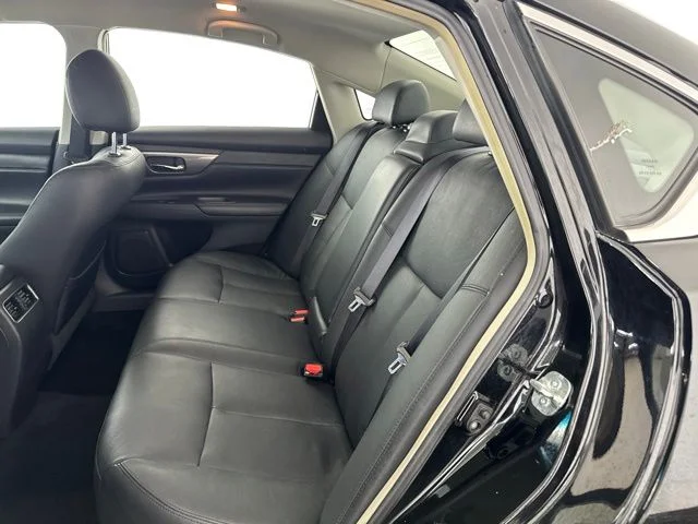 Used 2013 Black Nissan 2.5 SL image 29