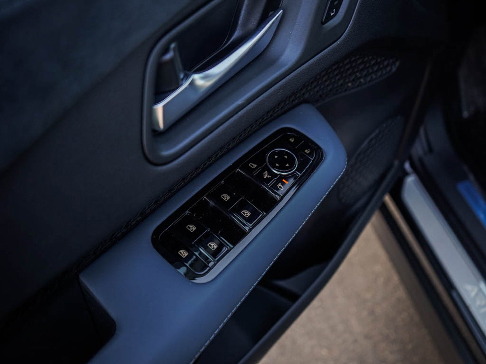 2025 Nissan ARIYA Platinum+ - Photo 19