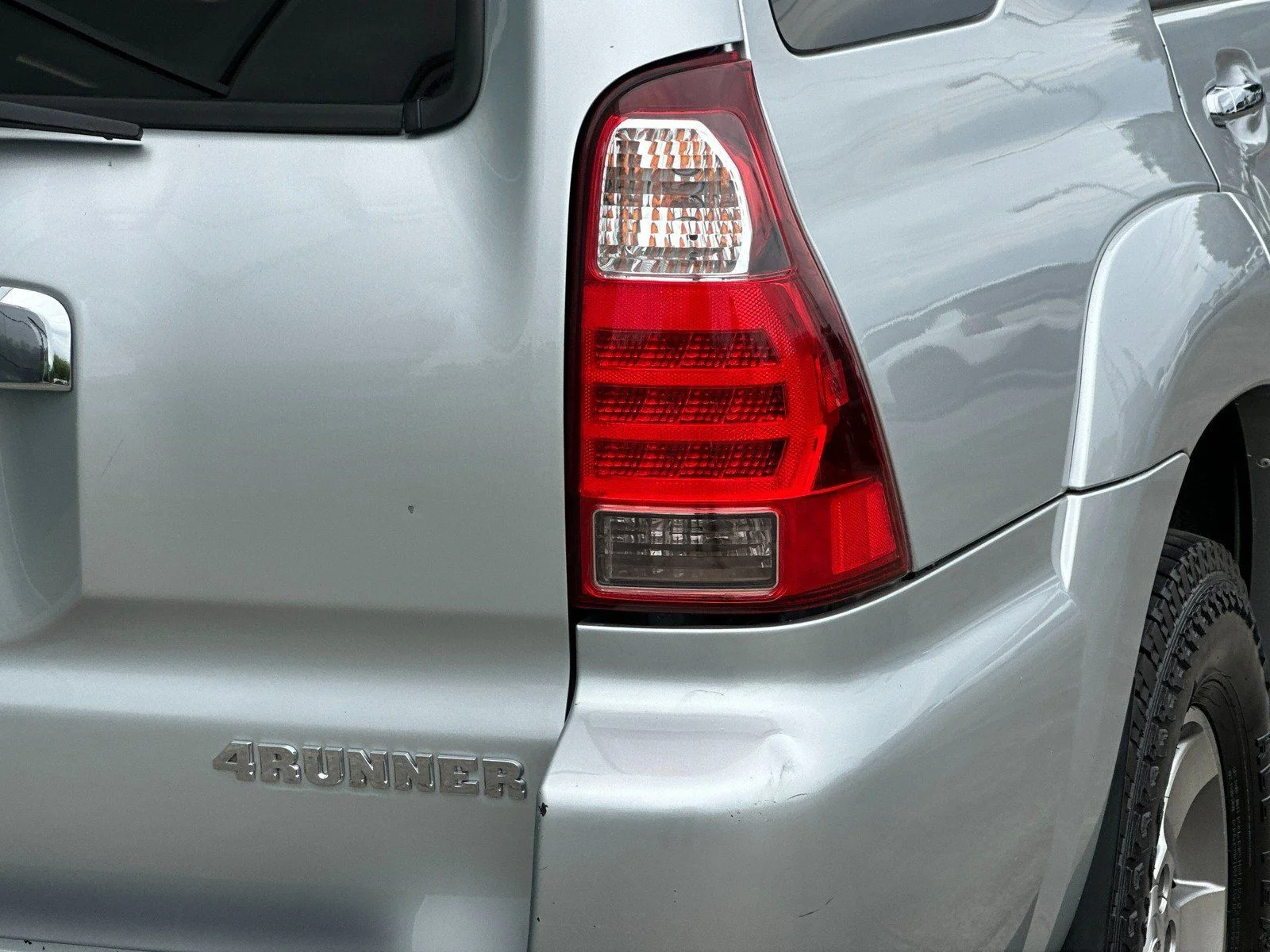 Used 2006 Titanium Metallic Toyota SR5 image 22