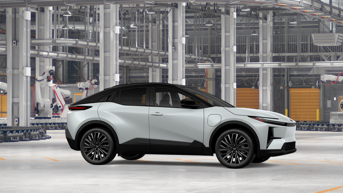 New 2026 Wind Chill Pearl with Midnight Black Metallic roof Toyota XSE image 13
