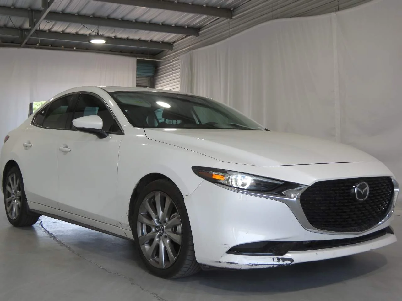 Used 2020 Snowflake White Pearl Mica Mazda Premium image 3