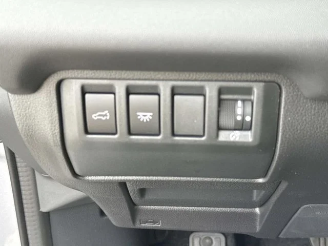 New 2026 ICE SILVER METALLIC Subaru Touring 7-Passenger image 91