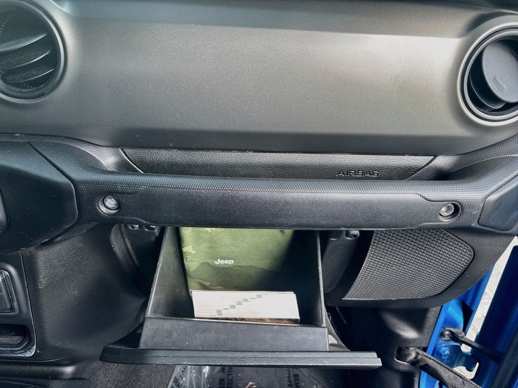Used 2023 Blue Jeep Sport S image 33