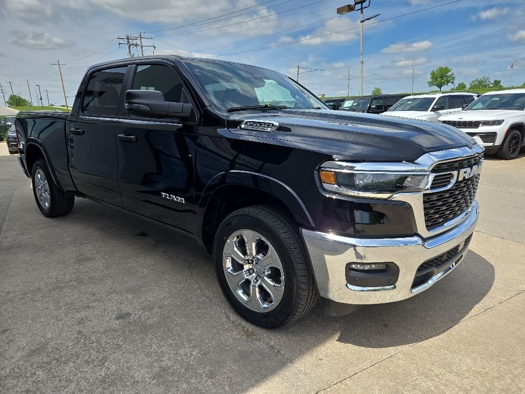 New 2026 Diamond Black Crystal Pearl-Coat Exterior Paint RAM Big Horn/Lone Star image 13