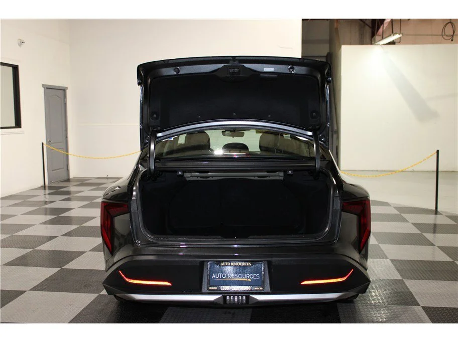 Used 2025 Interstellar Gray Kia LXS image 19