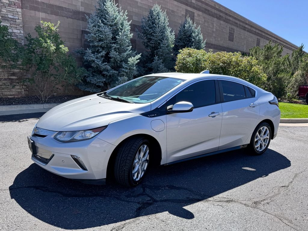 Used 2017 Silver Chevrolet Premier image 4
