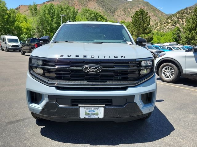 New 2026 Glacier Gray Metallic Tri-Coat Ford Platinum® image 6