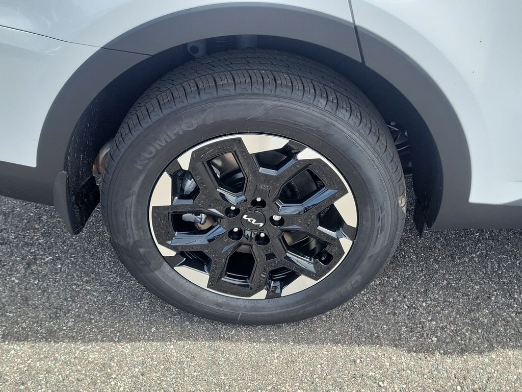 New 2026 White Kia S image 38