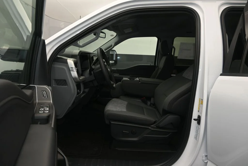 New 2026 Oxford White Ford F-350® XLT image 15