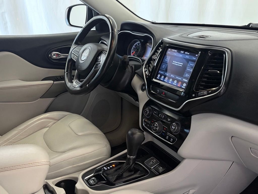 Used 2020 Velvet Jeep Limited image 15