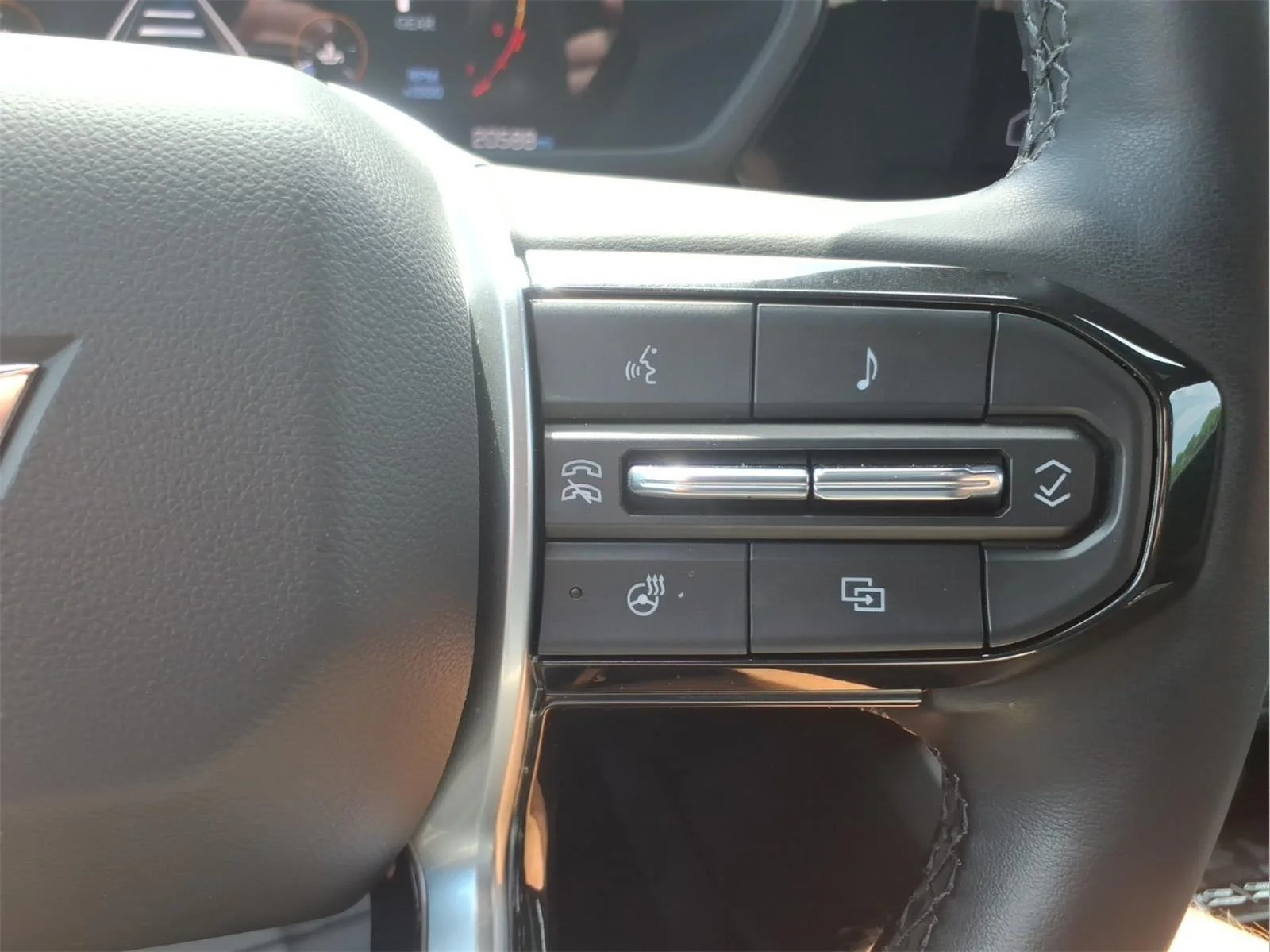 Used 2025 Sterling Gray Metallic Chevrolet Trail Boss image 20