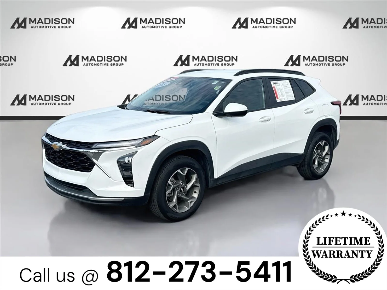 Used 2025 WHITE Chevrolet LT image 1