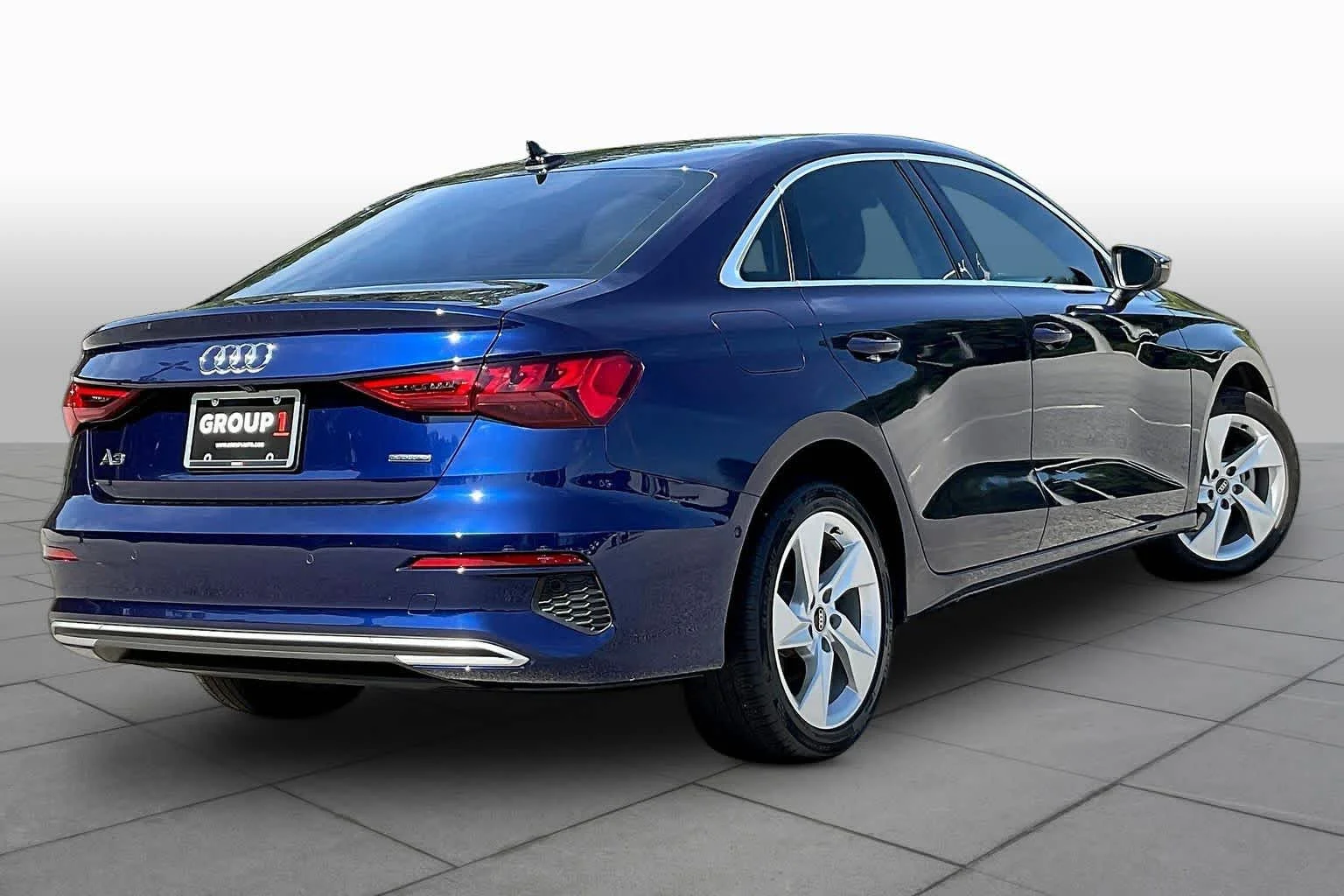 Used 2023 Navarra Blue Metallic Audi Premium image 25