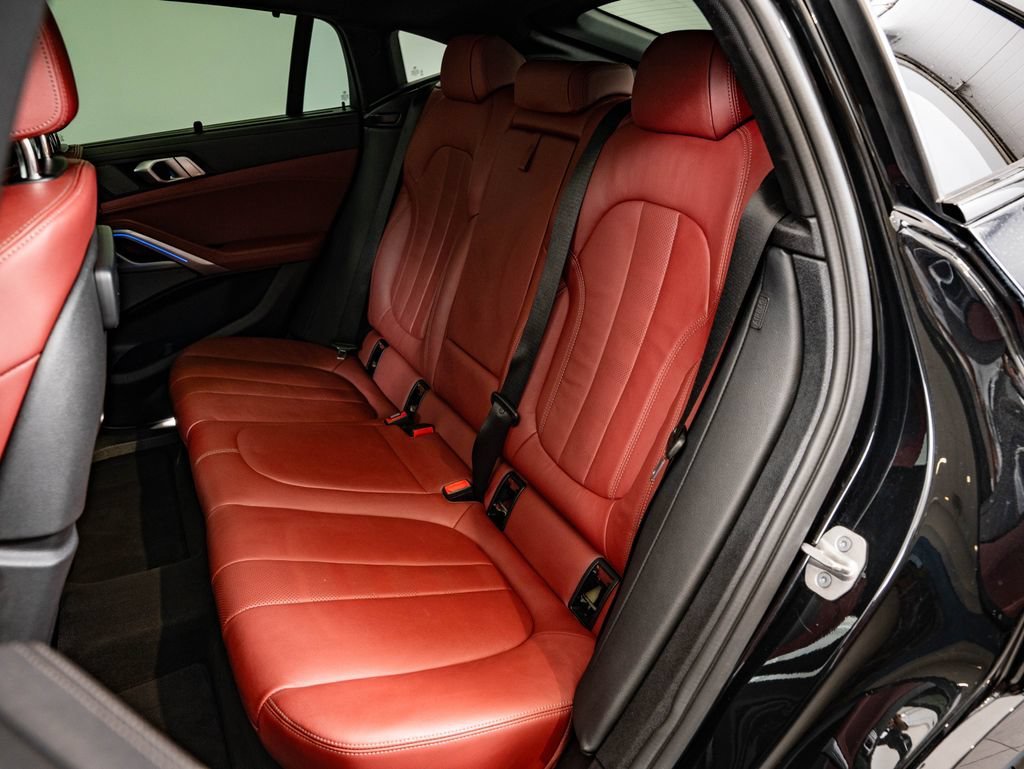 Used 2021 Black Sapphire Metallic BMW M50i image 43