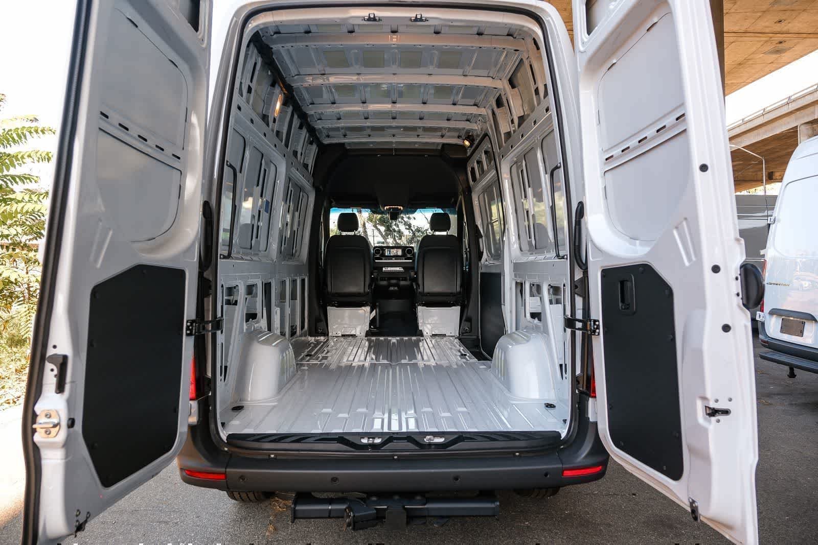 New 2026 Arctic White Mercedes-Benz Cargo 144WB High Roof RWD 2.0L I4 Diesel Turbo HO image 25