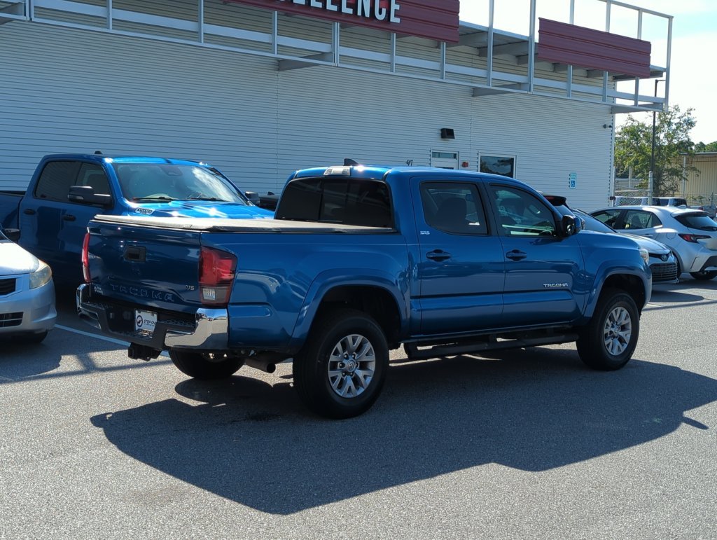Used 2018 Blue Toyota SR5 image 5