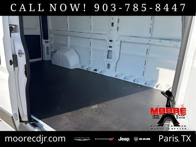 New 2026 Bright White Clear-Coat Exterior Paint RAM Tradesman image 29