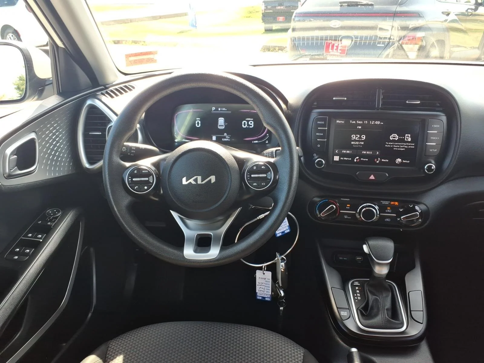 Used 2024 Snow White Pearl Kia LX image 18