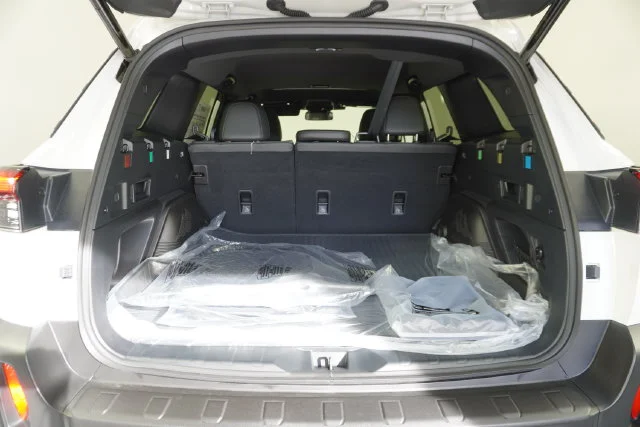 New 2026 CRYSTAL WHITE PEARL Subaru Premium image 27