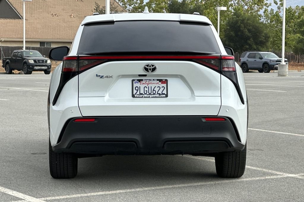 Used 2023 Beige Toyota XLE image 5