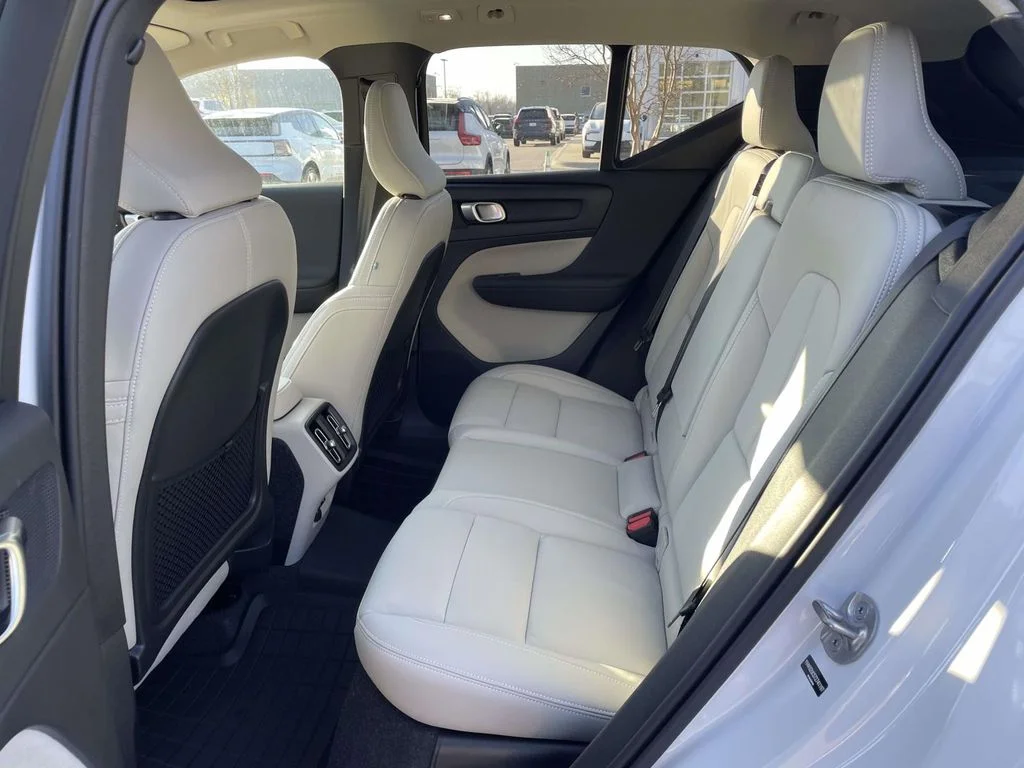 New 2026 Crystal White Volvo Plus image 3