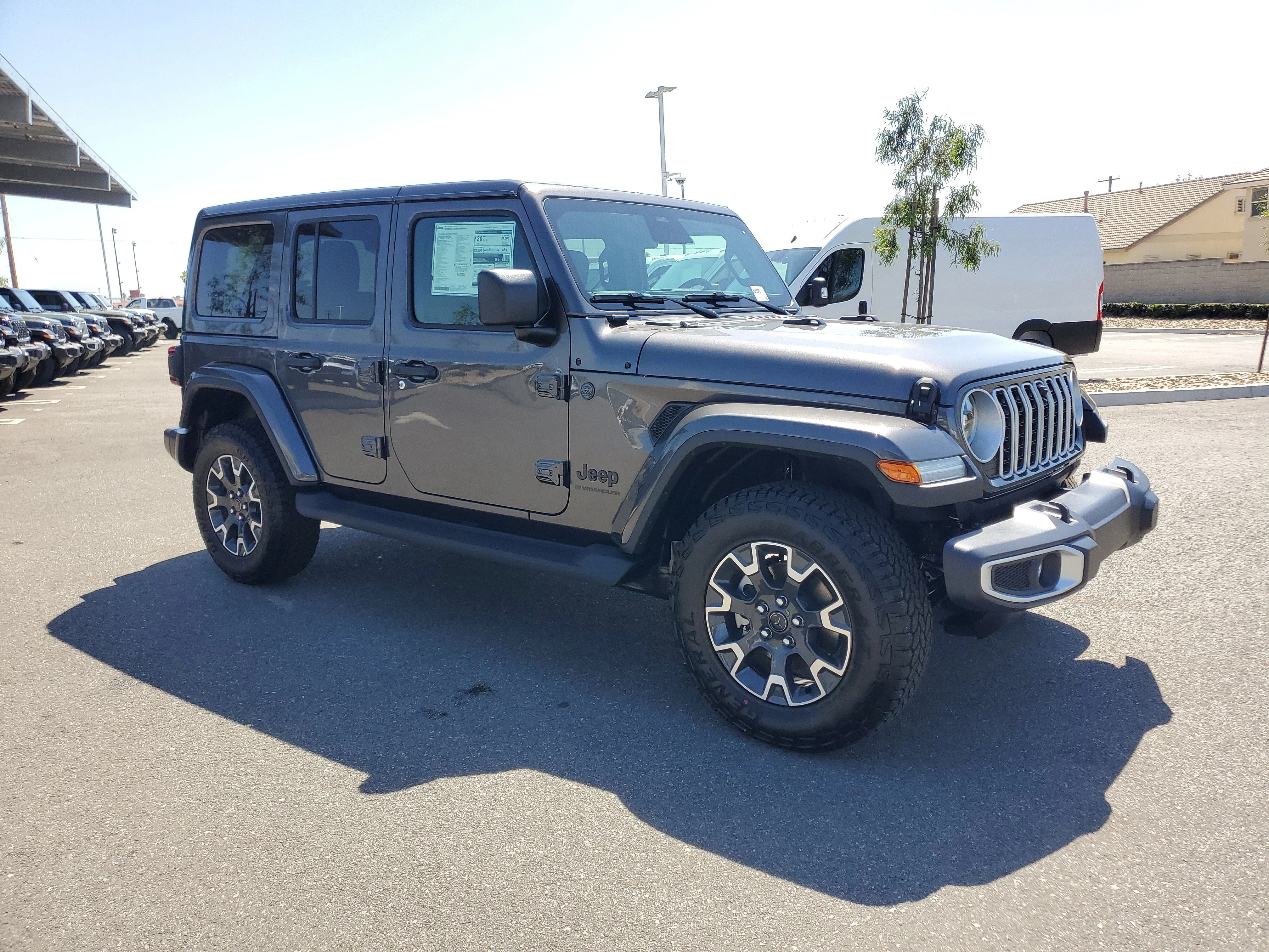 New 2026 Granite Crystal Metallic Clear-Coat Exterior Paint Jeep Sahara image 8