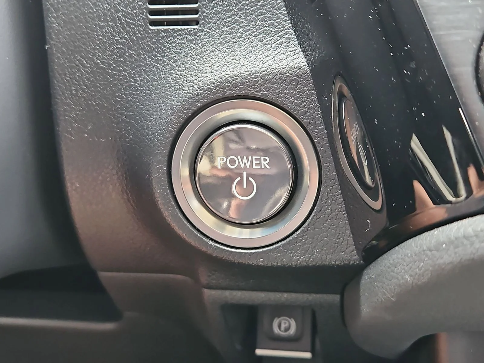 Certified Used 2025 White Pearl Lexus 300h image 17
